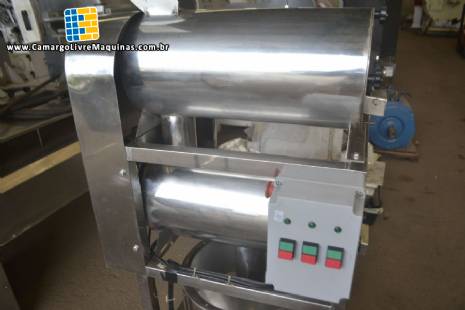 Despolpadeira horizontal de 2 est�gios Mecamau