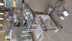 Envasadora de l�quidos pneum�tica em inox semi-autom�tica com dois bicos Y&G Packing Machinery