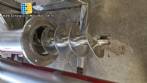 Rosca alimentadora transportadora helicoidal inclinada com silo receptor em inox Maqinox