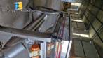Rosca alimentadora transportadora helicoidal inclinada com silo receptor em inox Maqinox