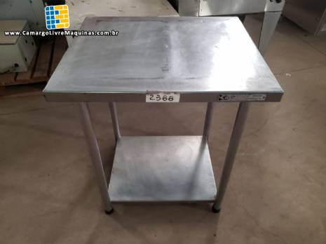 Mesa em a�o inox