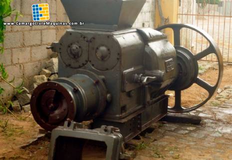 Extrusora de bloco cer�mico maromba Morando