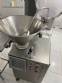 Embutideira cont�nua � v�cuo em inox 2000 kg / h para lingui�as espetinho Vemag