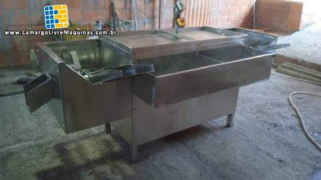 Descascador descascadora em a�o inox de mandioca macaxeira aipim CMS M�quinas de Descascar Mandioca