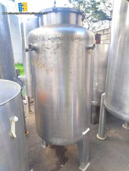 Tanque de armazenamento em a�o inox 800 litros