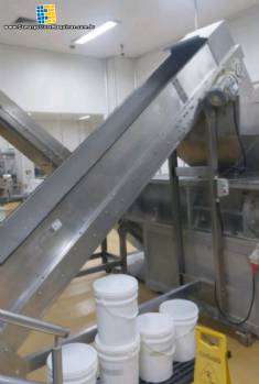 Esteira inclinada transportadora com talisca em a�o inox Divamaq