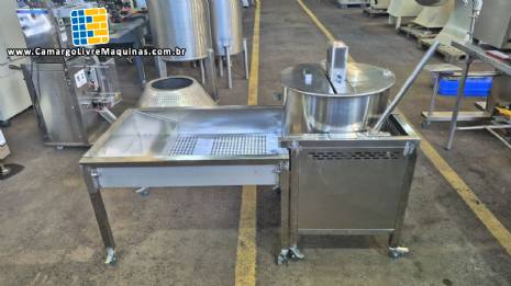 M�quina para produzir pipoca gourmet caramelizada com misturador com aquecimento � g�s