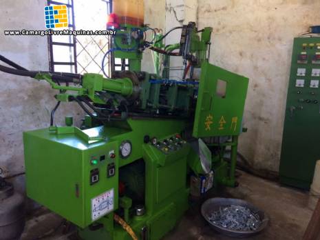 Linha fabrica para produ��o de cursores de z�per para roupas vestu�rios