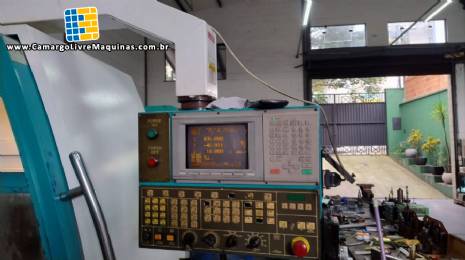 Centro de usinagem CNC Charles