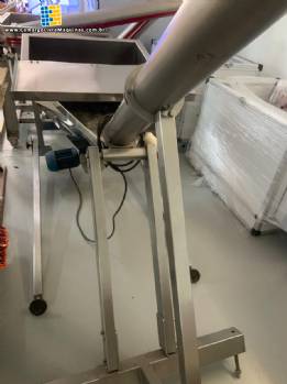 Rosca alimentadora transportadora helicoidal inclinada com silo receptor em ao inox