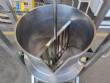Tacho cozinhador encamisado a g�s basculante em inox 100 litros