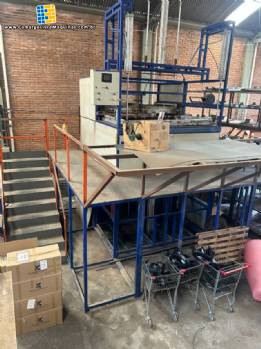 Termoformadora � v�cuo Vacumm Forming �rea da mesa 2,20 x 1,22 m Vacuum Center