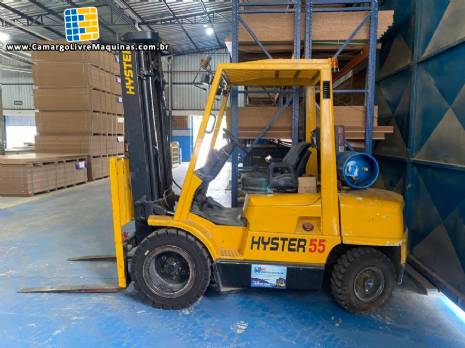 Empilhadeira Hyster 2380 kg