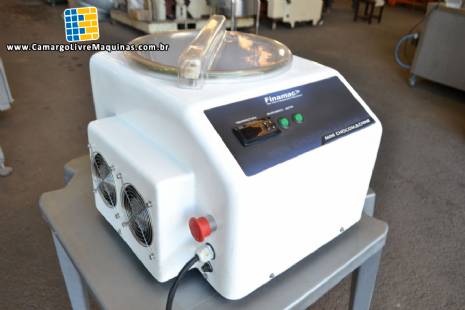 Temperadeira de chocolate 4kg Finamac