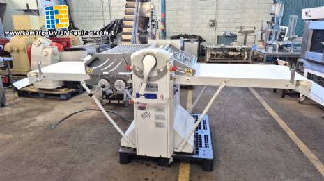 Laminadora horizontal de massas folhadas e semi folhadas Pr�tica LH600C 10 Kg de massa