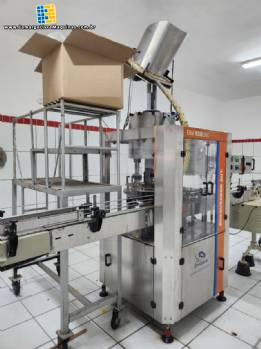 Rosqueadora tampadora autom�tica em inox Envasare