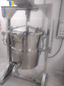 Tacho cozinhador encamisado em a�o inox com aquecimento el�trico Max Machine 250 litros