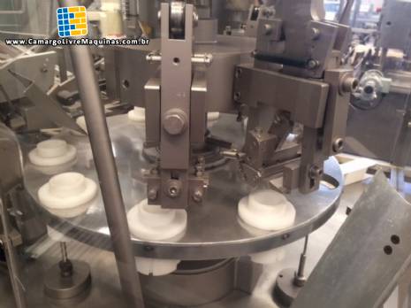 Envasadora e fechadora automatica de bisnaga de alum�nio Comadis