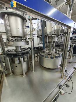 Envasadora automática tribloco com rosqueadeira e rinser Zegla para vinhos garrafas de vidro com rolha Envasadora automática tribloco com rosqueadeira e rinser Zegla para vinhos garrafas de vidro com rolha