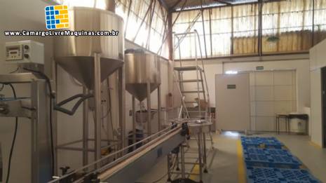 Linha produção e envase de saneantes Linha produção e envase de saneantes