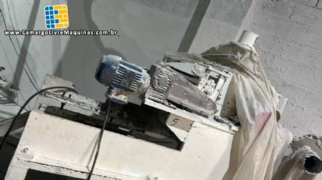 Máquina para fabricação de fralda geriatrica 80 unidades / min Máquina para fabricação de fralda geriatrica 80 unidades / min