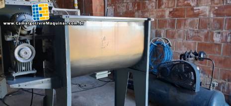 Misturador horizontal em inox com pás raspadores 250 L Misturador horizontal em inox com pás raspadores 250 L