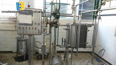 Pasteurizador completo para 7.500 litros Alfa Laval Hoyer Pasteurizador completo para 7.500 litros Alfa Laval Hoyer
